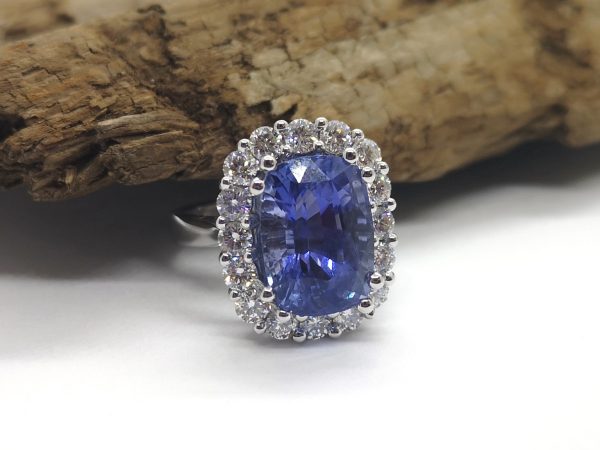 Sri Lankan Sapphire and Diamond Cluster Ring, 8.77ct