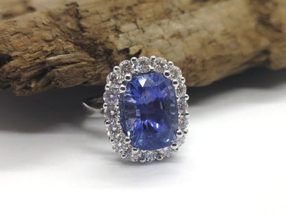 Sri Lankan Sapphire and Diamond Cluster Ring, 8.77ct