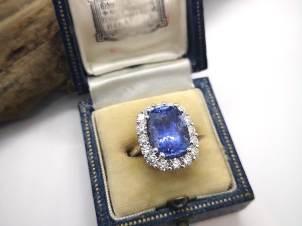 Sri Lankan Sapphire and Diamond Cluster Ring, 8.77ct