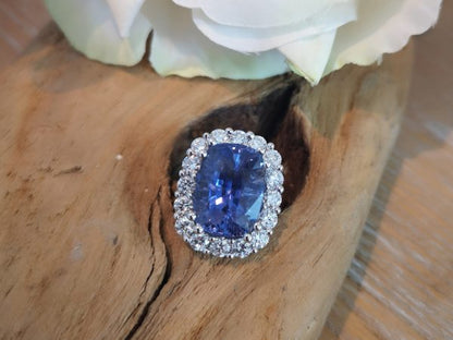 Sri Lankan Sapphire and Diamond Cluster Ring, 8.77ct