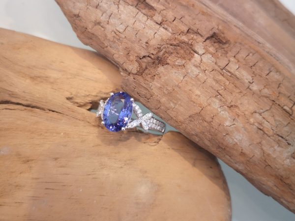 Tanzanite and Diamond Engagement Ring, 5.60ct