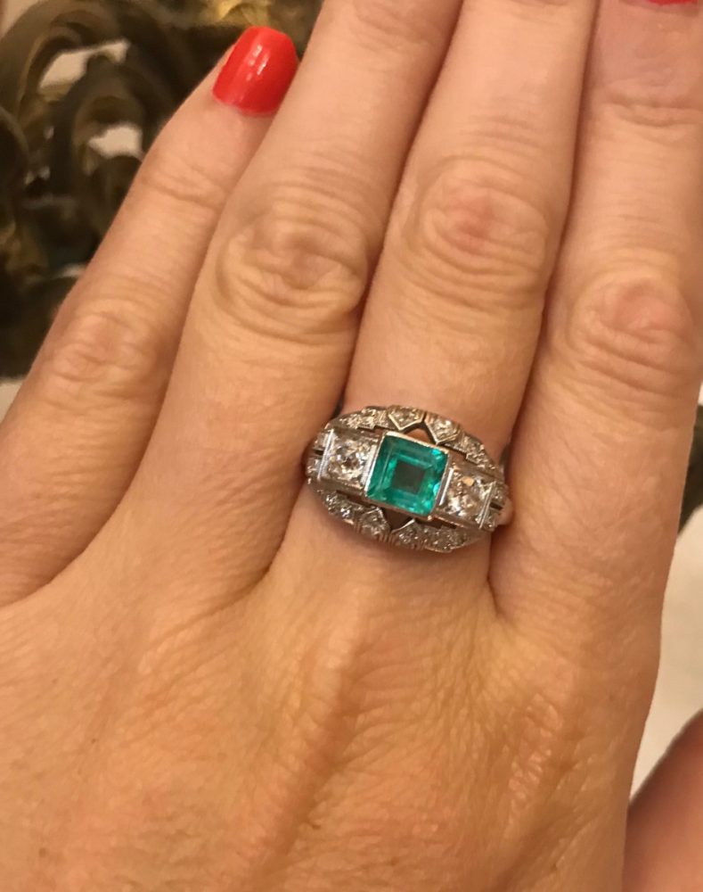 Antique Art Deco Emerald & Diamond Ring