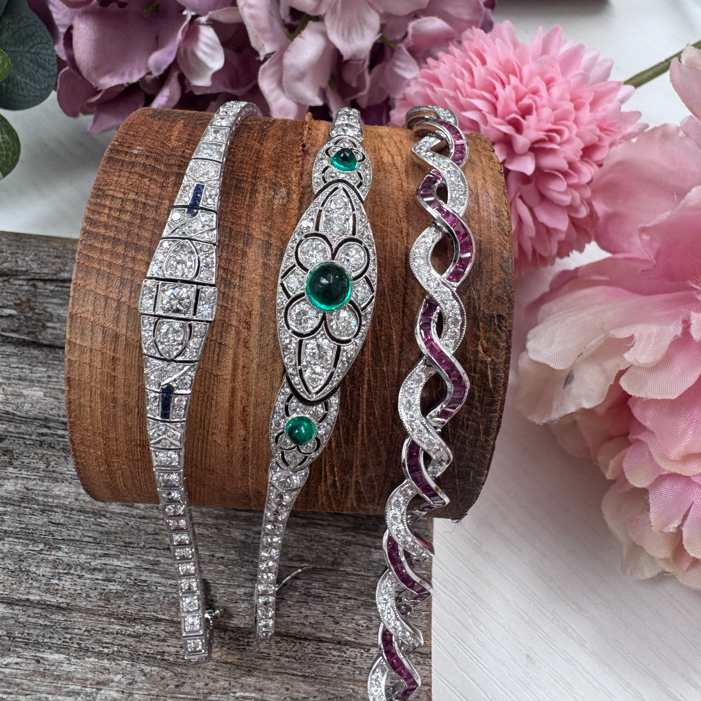 Fine Art Deco Cabochon Emerald and Diamond Bracelet