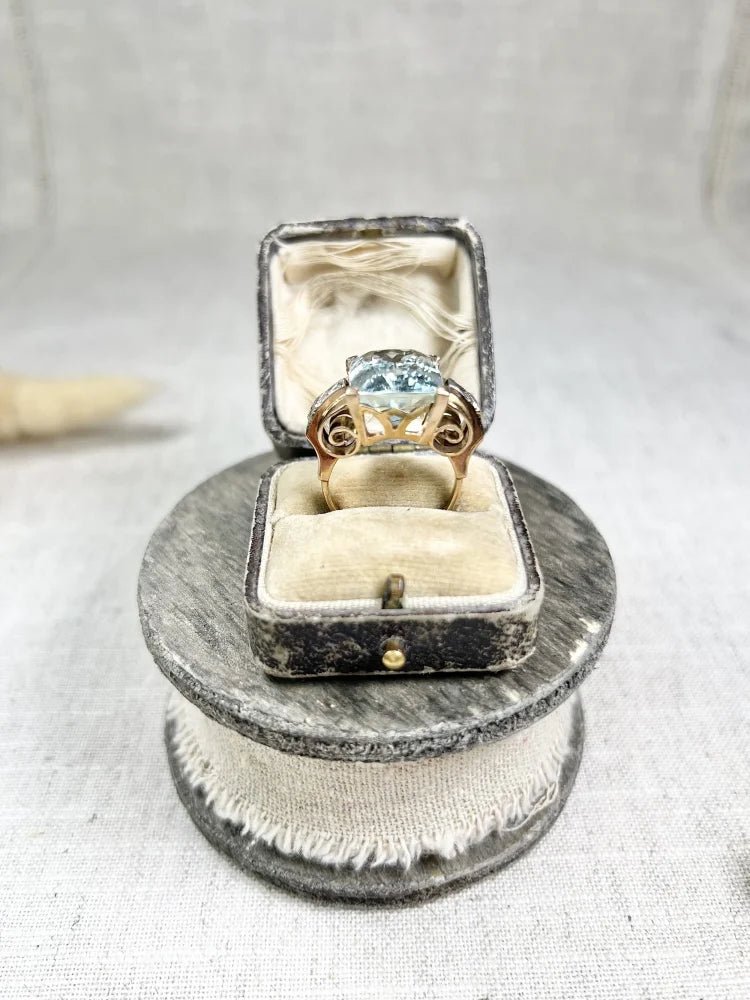 Vintage 1940s Retro Aquamarine and Diamond Tank Ring in 18ct Rose Gold