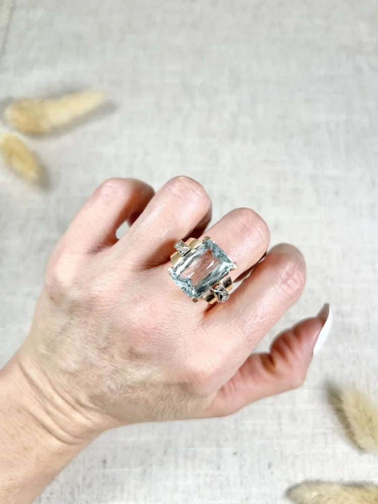 Vintage 1940s Retro Aquamarine and Diamond Tank Ring in 18ct Rose Gold