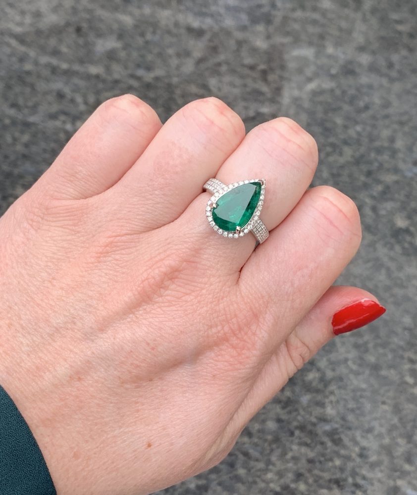 Pear shape emerald and diamond ring cluster 6 carats