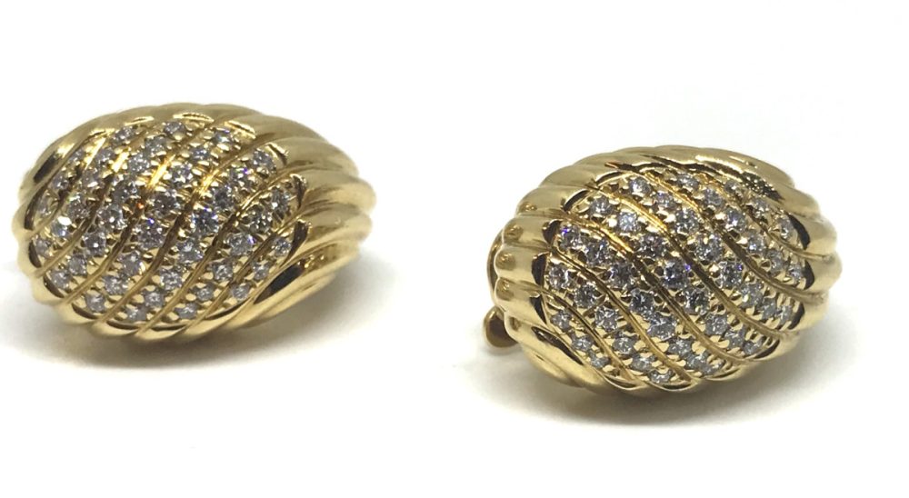 1970s Gold Boucheron Vintage earrings