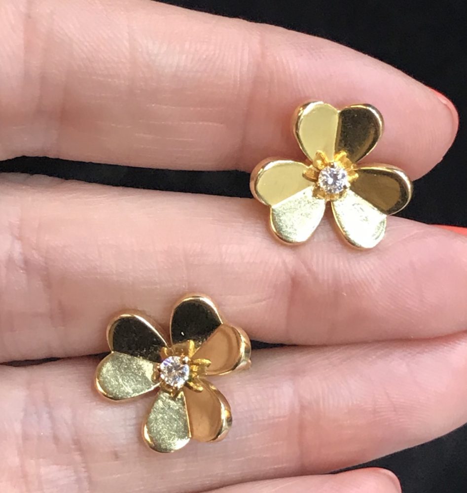 Van Cleef and Arpels Frijole Diamond Flower Earrings