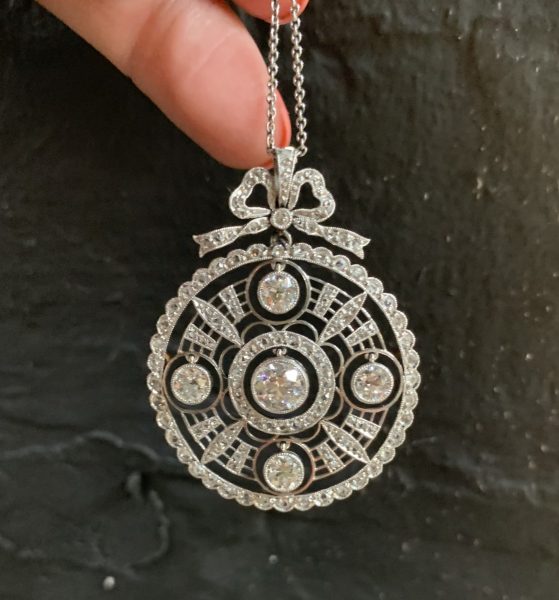 Antique Edwardian platinum diamond old cut pendant round shape