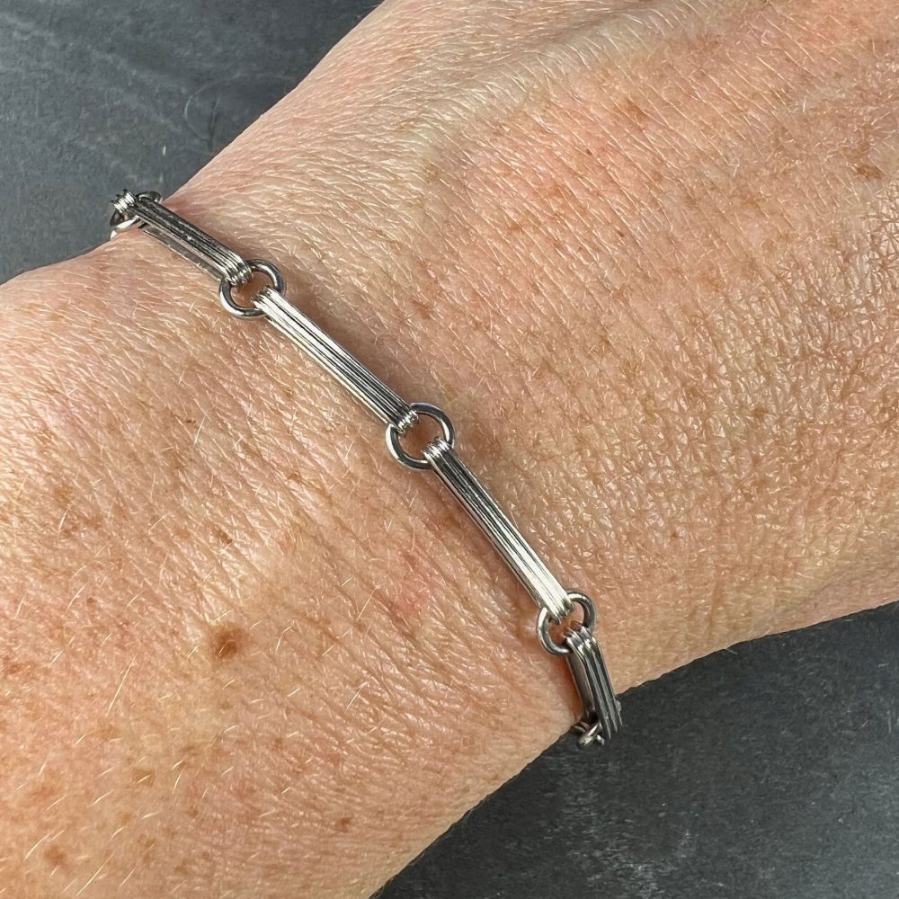 Art Deco Platinum Fancy Link Chain Bracelet with ridged elongated links connected by circular rings