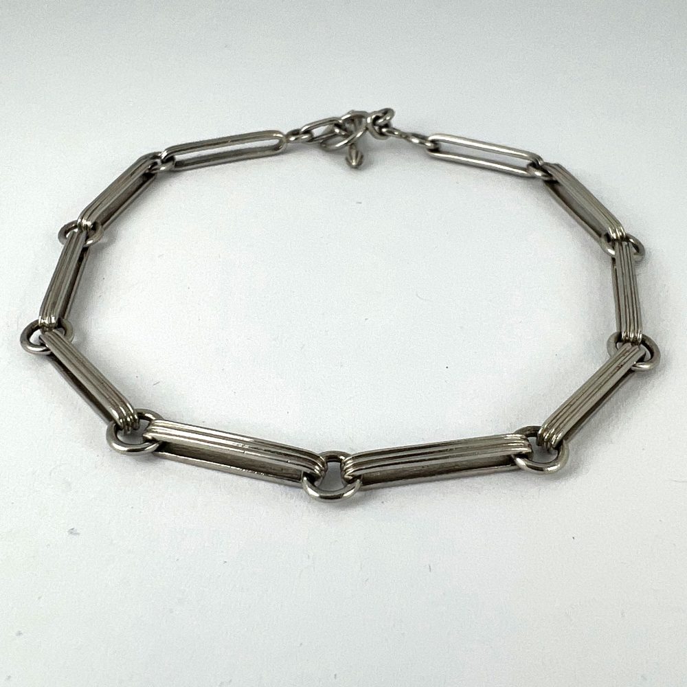 Art Deco Platinum Fancy Link Chain Bracelet with ridged elongated links connected by circular rings