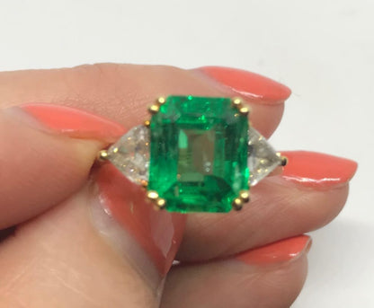 natural emerald ring and diamond