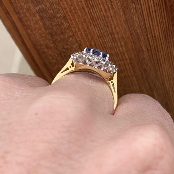 Vintage Sapphire diamond cluster ring