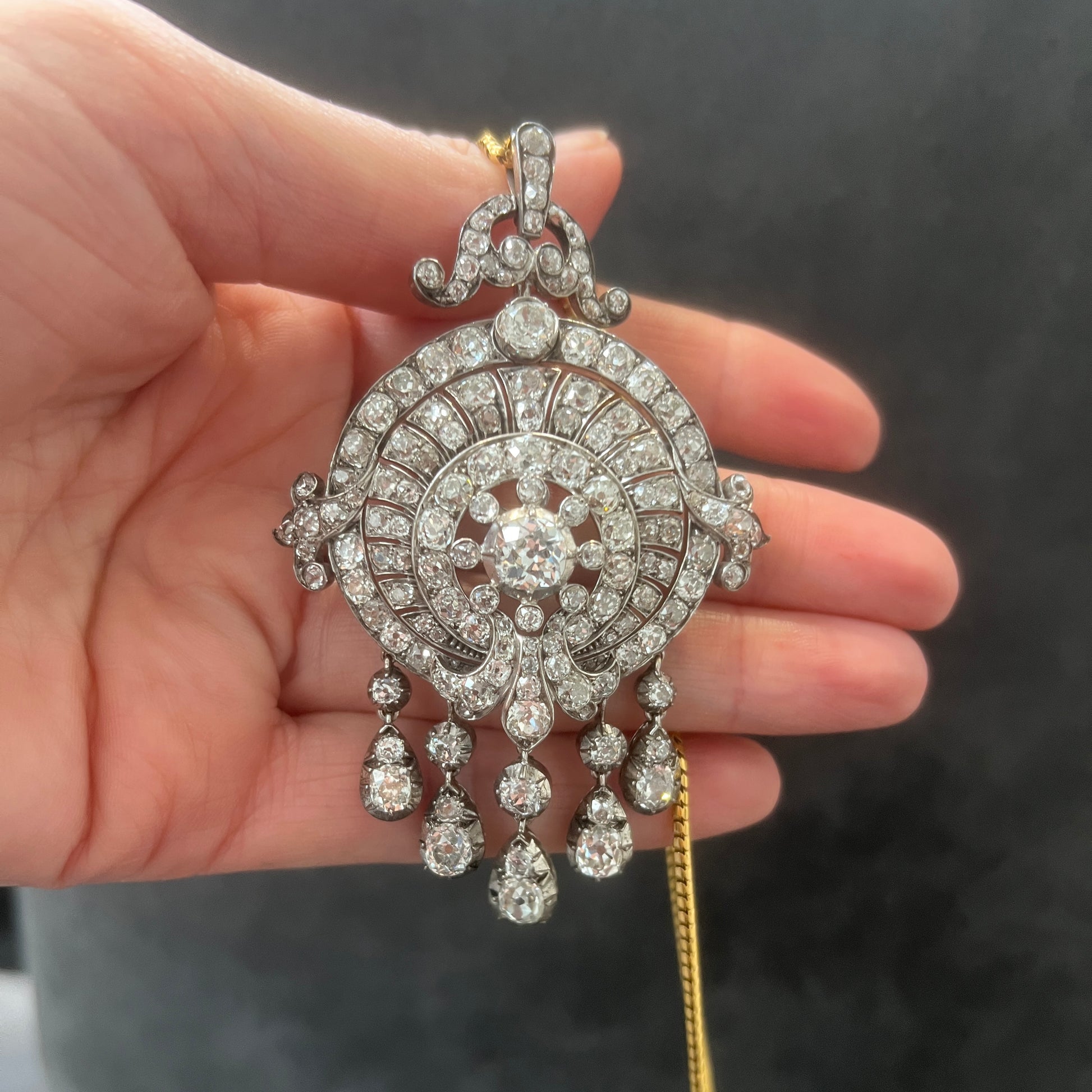 Early Victorian Antique 16cts Old Mine Cut Diamond Tassel Fringe Pendant come Brooch, Mid 19th Century, Circa 1850