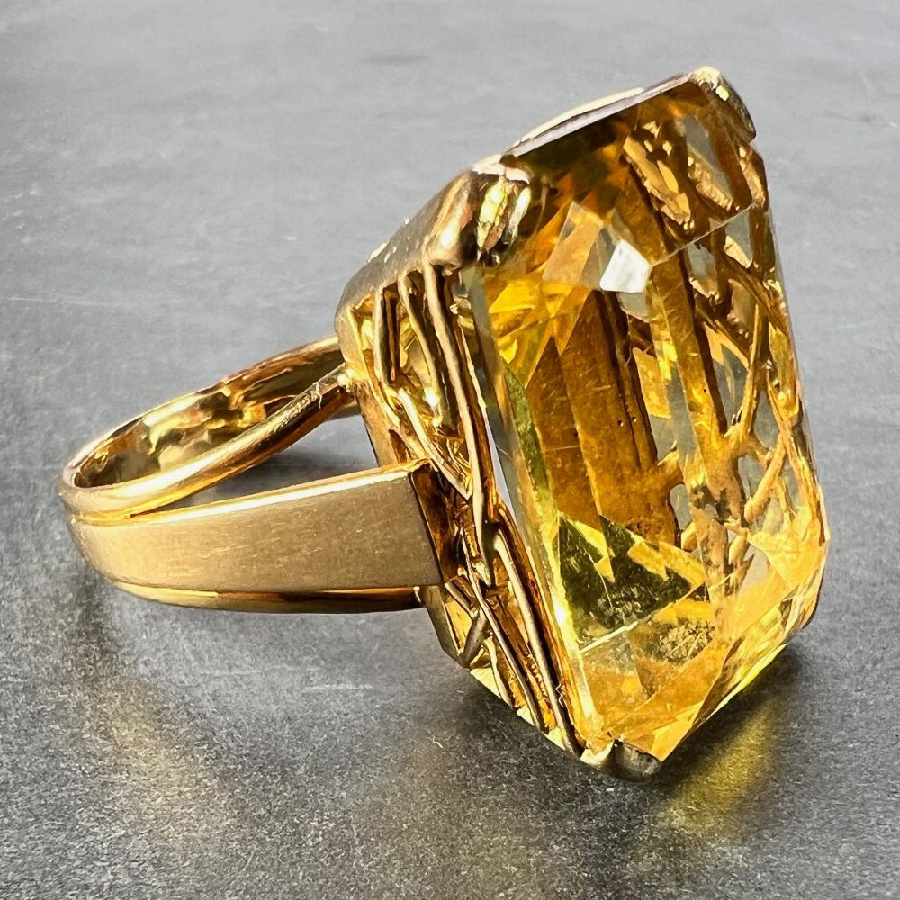 Vintage Retro 18.87ct Citrine Solitaire and 18ct Yellow Gold Cocktail Ring