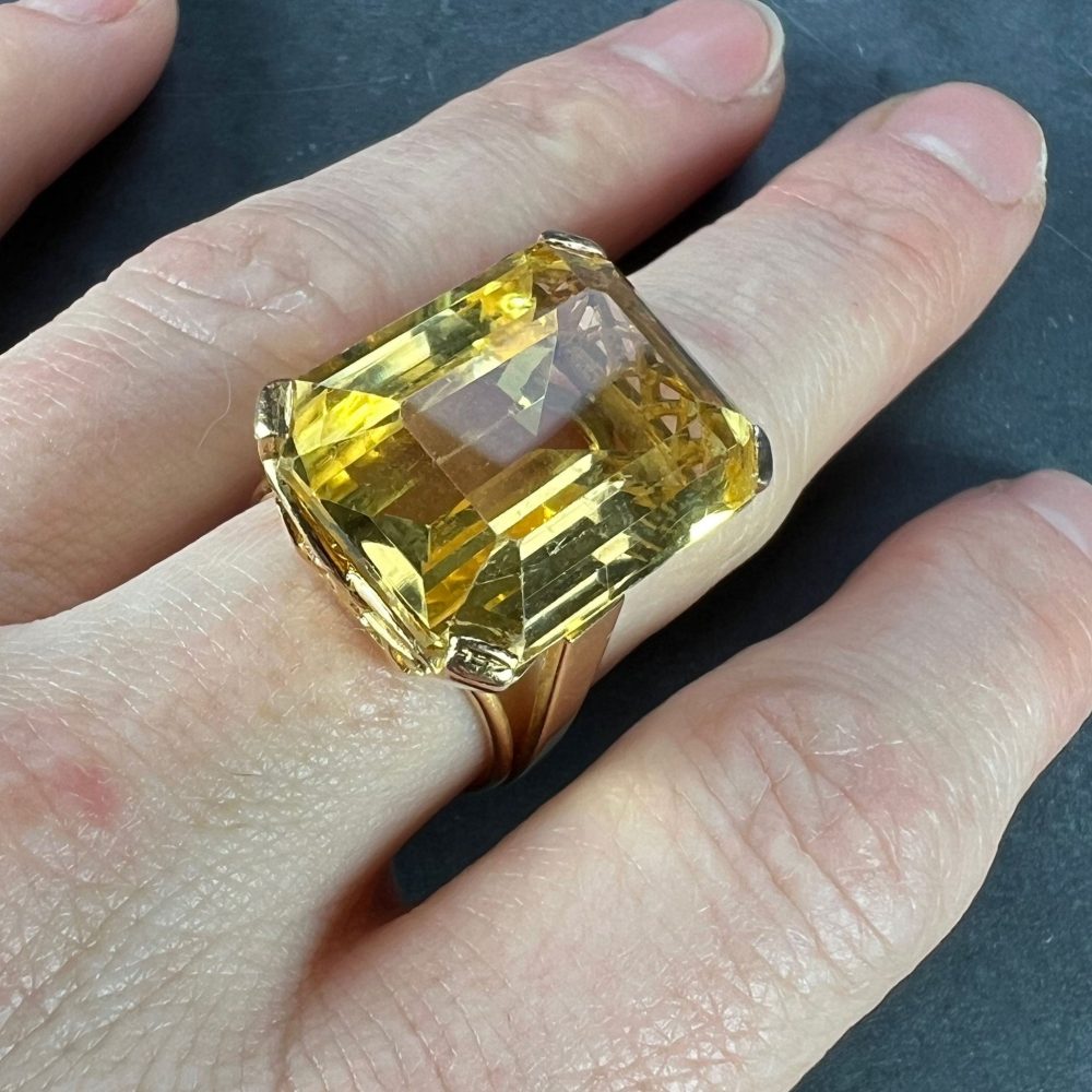 Vintage Retro 18.87ct Citrine Solitaire and 18ct Yellow Gold Cocktail Ring