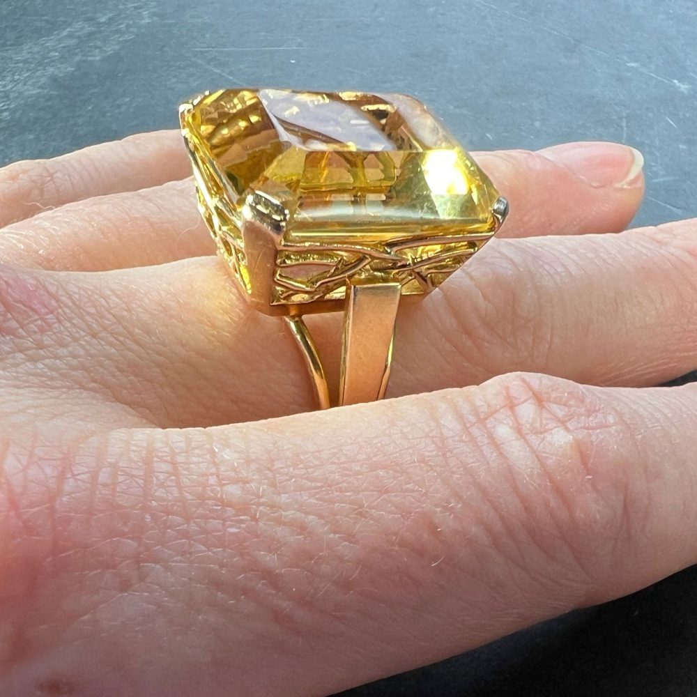Vintage Retro 18.87ct Citrine Solitaire and 18ct Yellow Gold Cocktail Ring