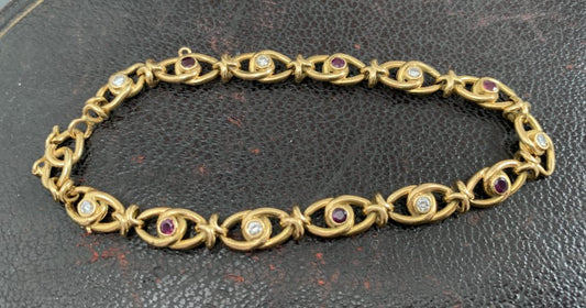 Vintage Yellow gold and ruby link bracelet
