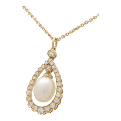 Pearl and Diamond Cluster Pendant Necklace in 18ct Yellow Gold