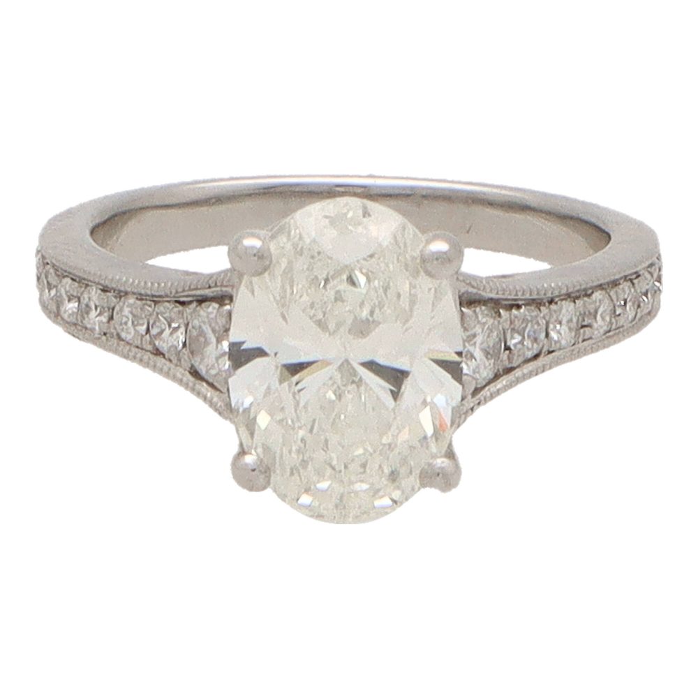 GIA Certified 2.01 Carat Diamond Ring In Platinum
