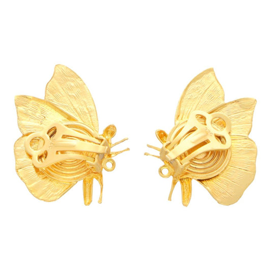 Butterfly earrings in gold.