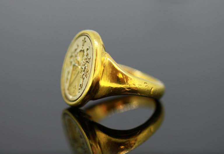 Antique Georgian 18ct Yellow Gold French Seal Ring