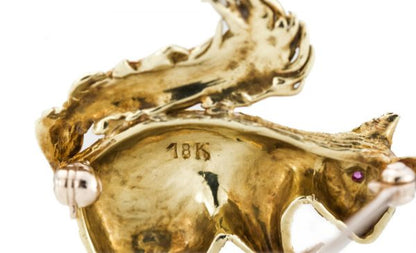 Vintage Textured 18ct Yellow Gold Brooch Squirrel Holding a Diamond