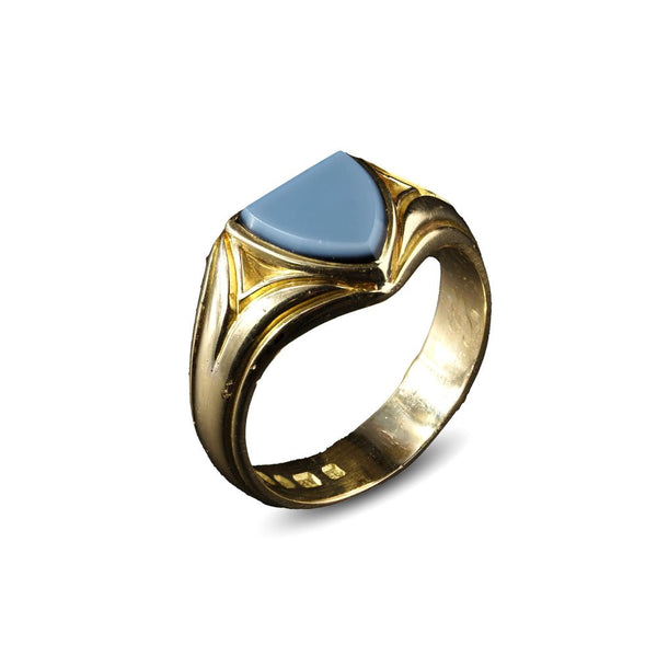 Victorian sardonyx shield signet ring in gold.
