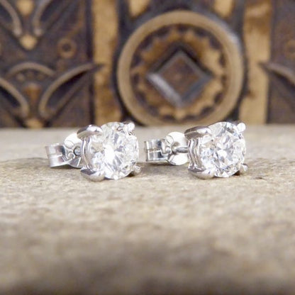 Modern 1.37ct Round Brilliant Cut Diamond Stud Earrings