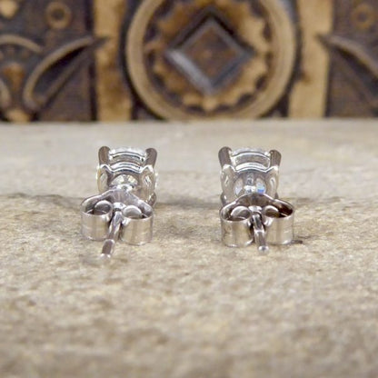 Modern 1.37ct Round Brilliant Cut Diamond Stud Earrings
