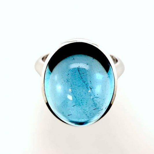 Modern 15.17ct Aquamarine and Diamond Ring