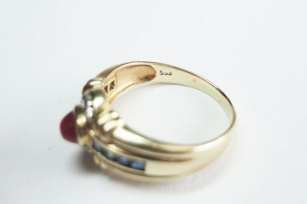Modern Cabochon Ruby and Sapphire Gold Ring