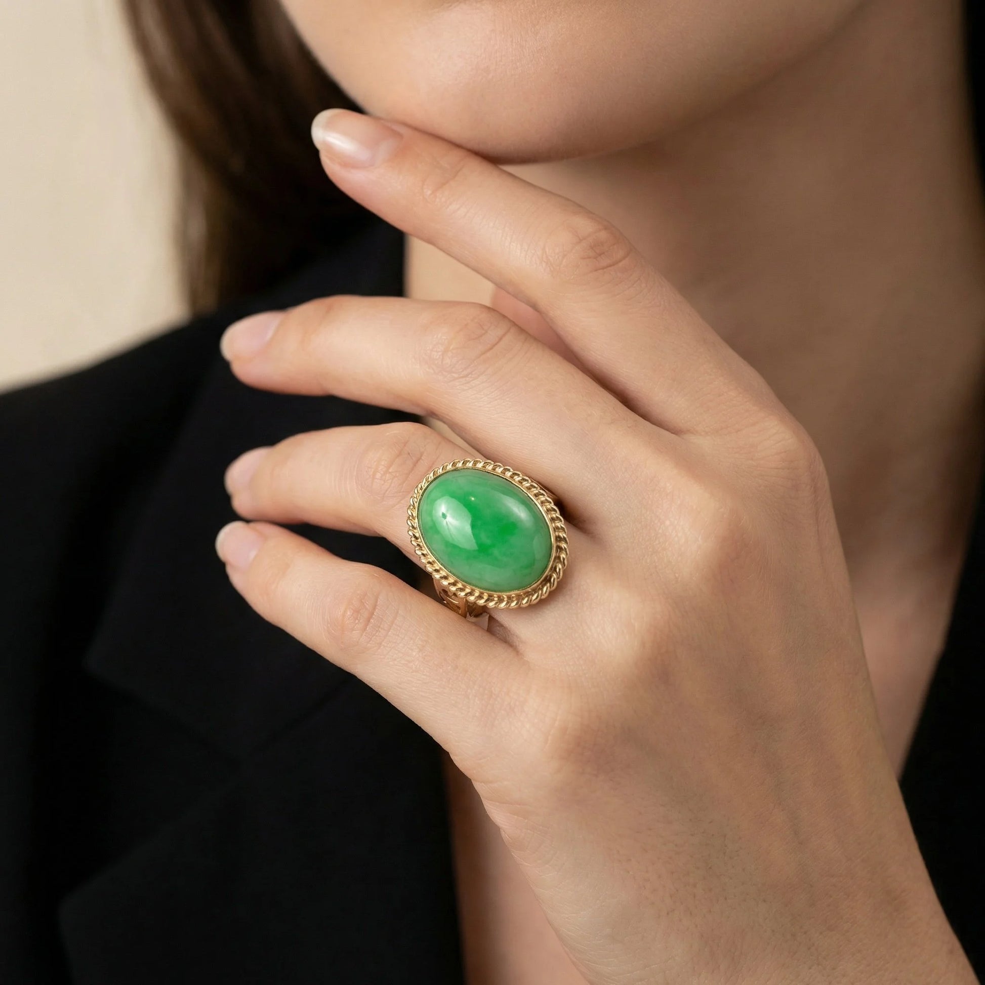 Vintage 18 Carat Gold Wah Hing Jade Cabochon Gold Ring (c.1990's)