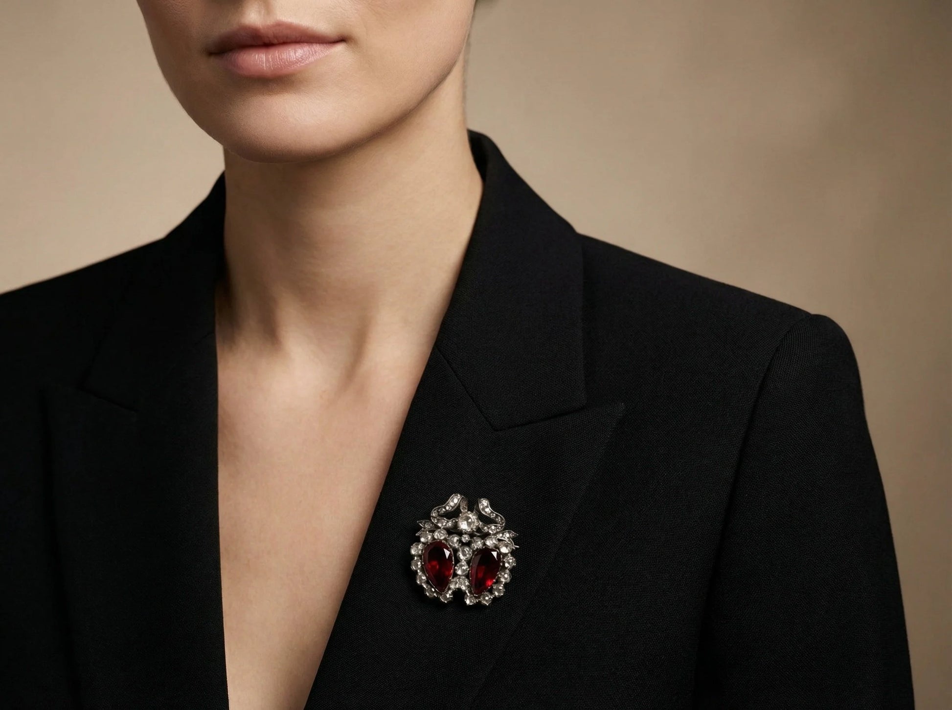 Early Victorian Garnet And Rose-Cut Diamond Brooch (c.1850)