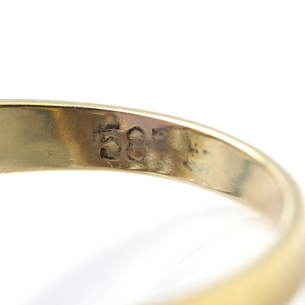 Vintage 6.30ct Oval Amethyst and 14ct Yellow Gold Dress Ring