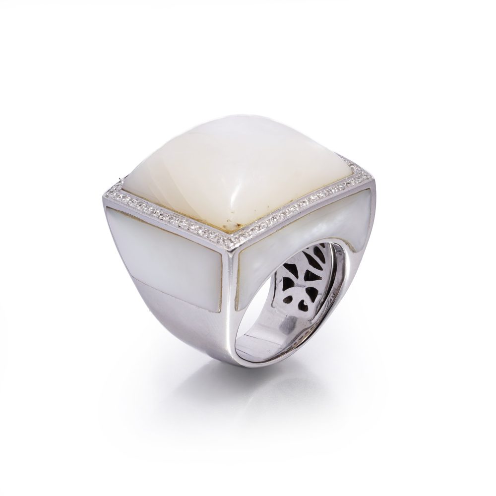 18 Carat White Gold Mother-of-Pearl And Diamond Cocktail Ring