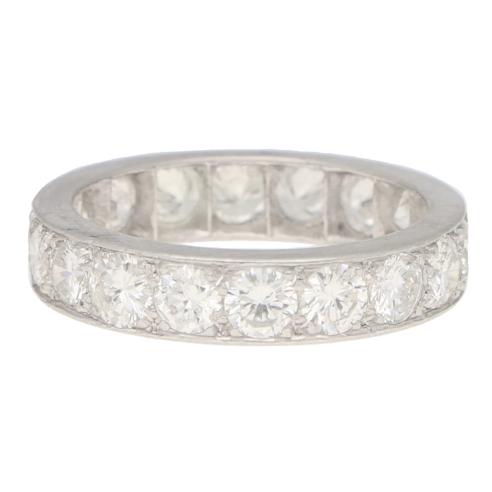 Round Brilliant Cut Diamond Full Eternity Ring in 18ct White Gold