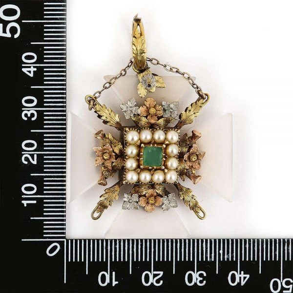 Antique Georgian 15ct Gold Chalcedony Maltese Cross Pendant and Chain, Circa 1830