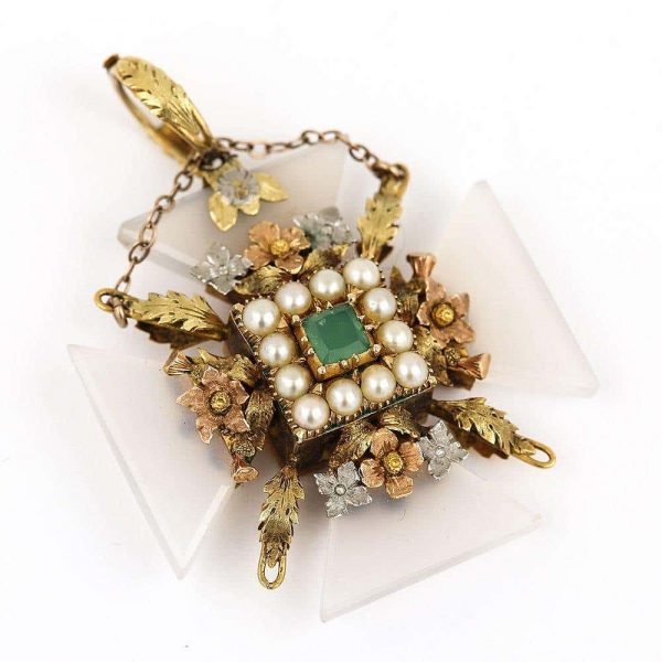 Antique Georgian 15ct Gold Chalcedony Maltese Cross Pendant and Chain, Circa 1830