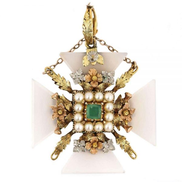 Antique Georgian 15ct Gold Chalcedony Maltese Cross Pendant and Chain, Circa 1830