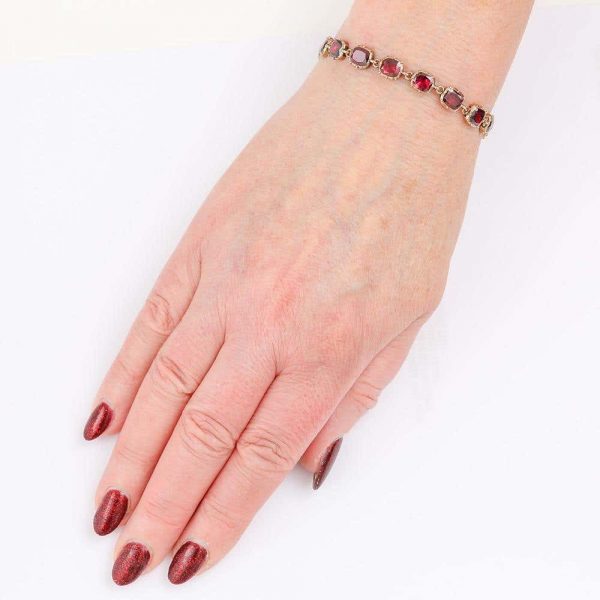 Antique Georgian Almandine Garnet Parure 18ct Gold circa 1820 in Original Fitted Box