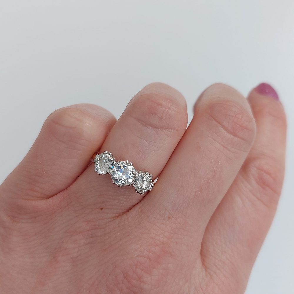 Vintage diamond engagement ring three stones 3 yellow gold old cuts