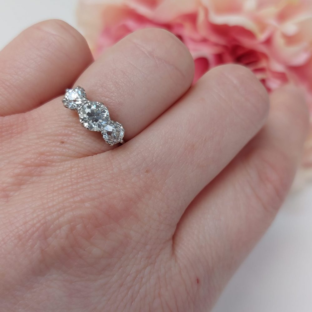Art Deco three stone diamond ring platinum