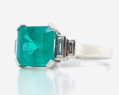 Emerald engagement ring