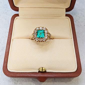 Victorian Antique Colombian Emerald and Old Mine Cut Diamond Cluster Engagement Ring