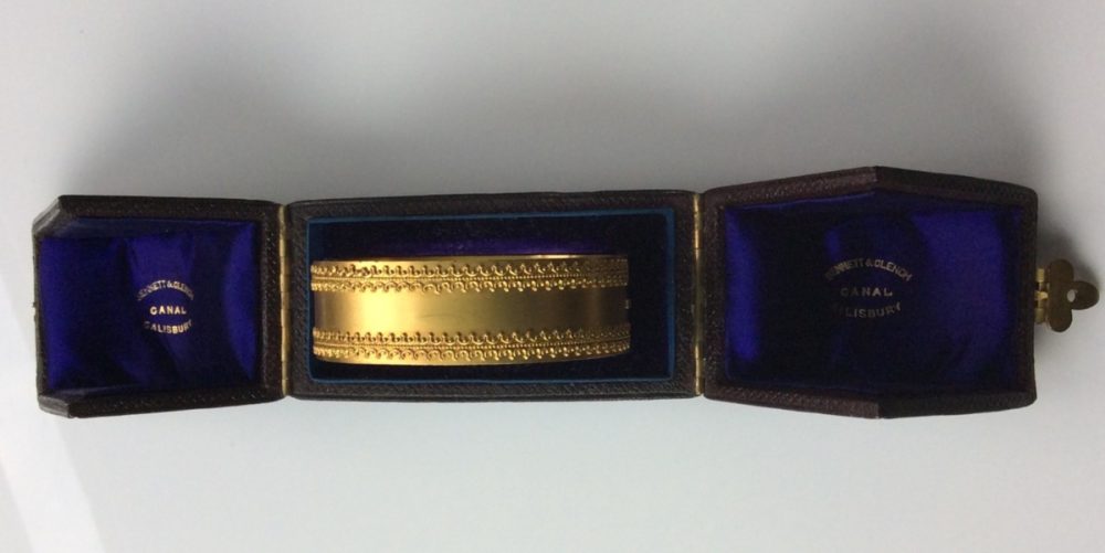 Antique Victorian Etruscan 18ct Yellow Gold Cuff Bangle
