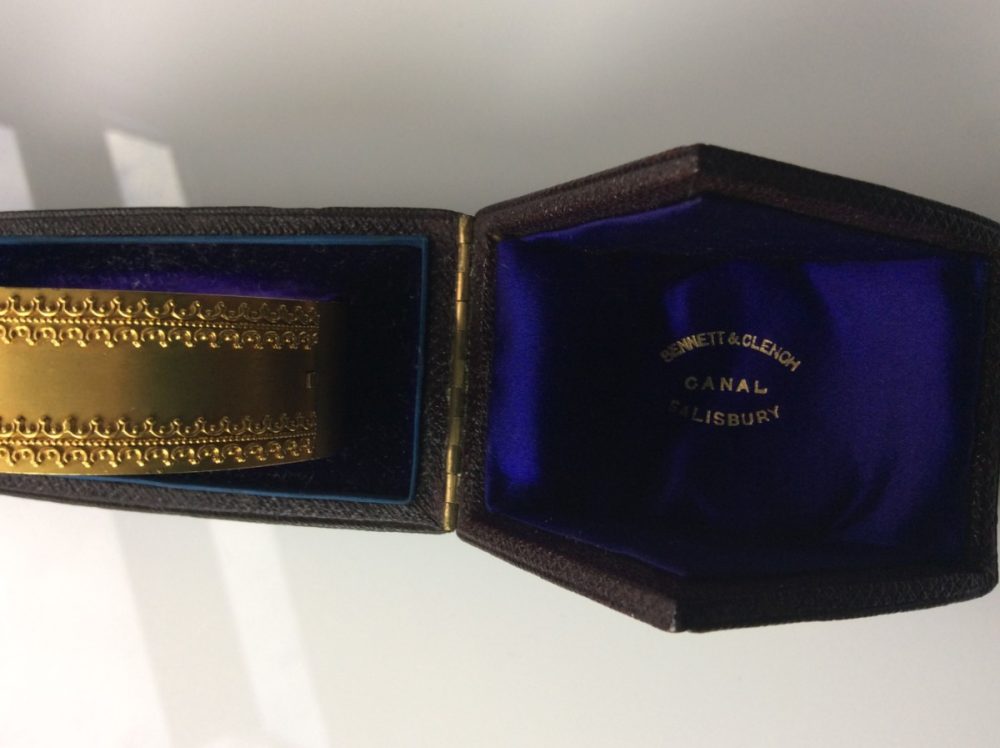 Antique Victorian Etruscan 18ct Yellow Gold Cuff Bangle