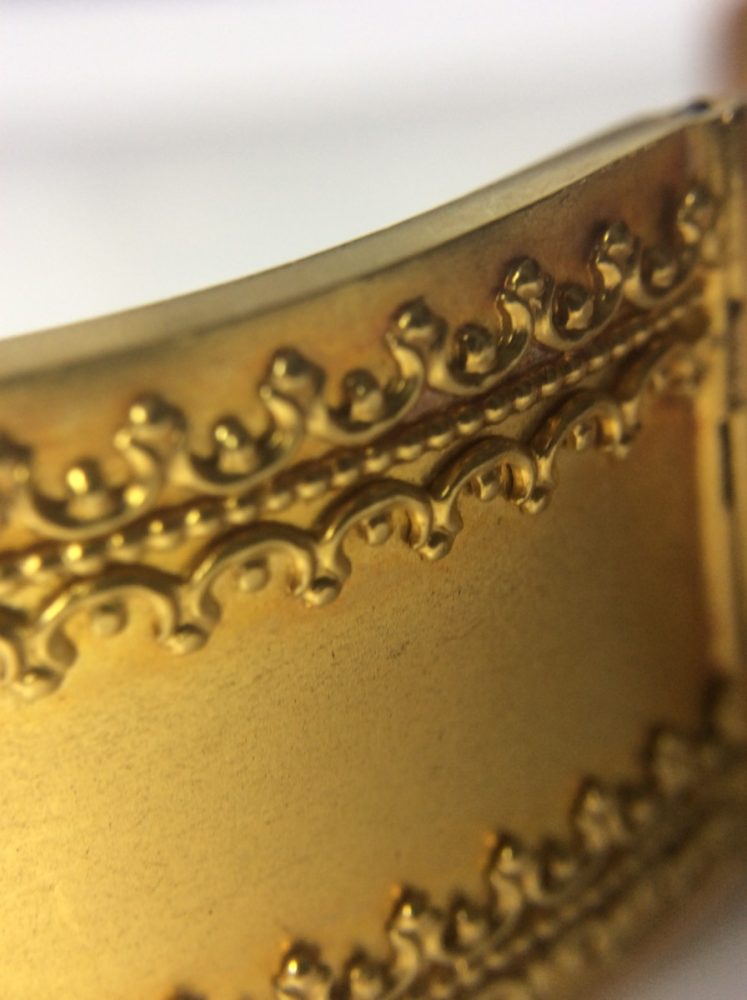 Antique Victorian Etruscan 18ct Yellow Gold Cuff Bangle