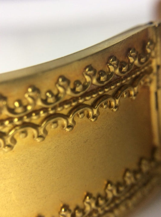 Antique Victorian Etruscan 18ct Yellow Gold Cuff Bangle