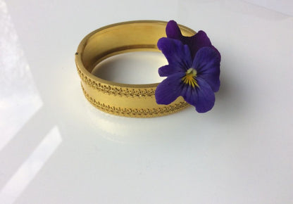 Antique Victorian Etruscan 18ct Yellow Gold Cuff Bangle